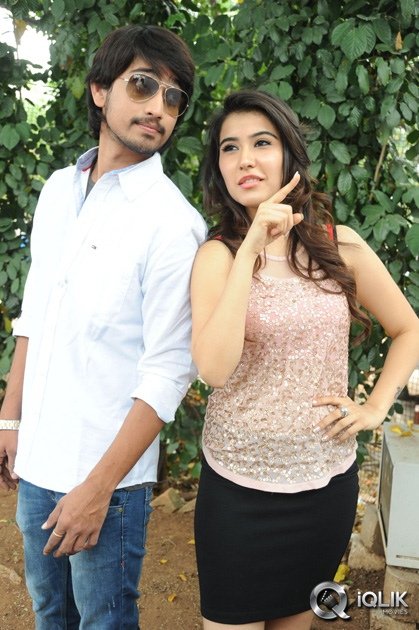 Kumari-21-F-Movie-Opening